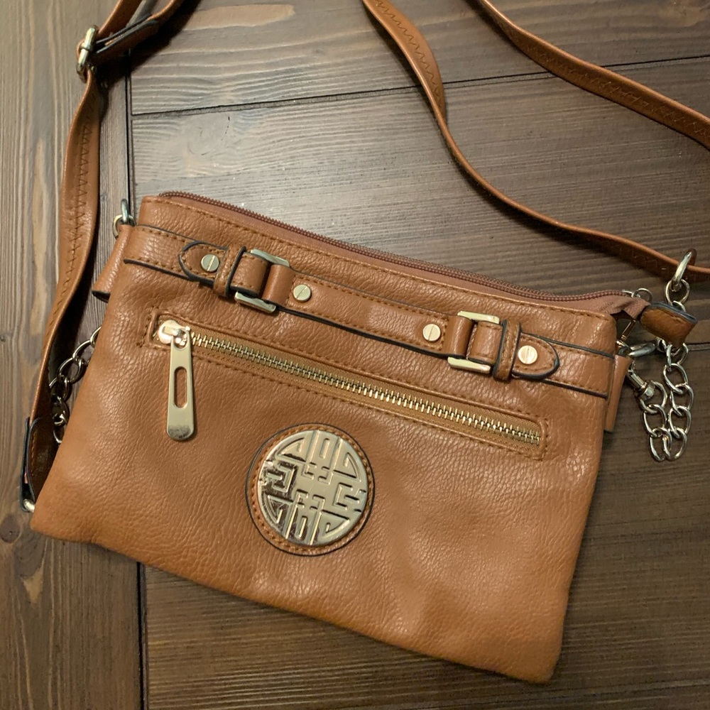 Brown Cross Body Purse!